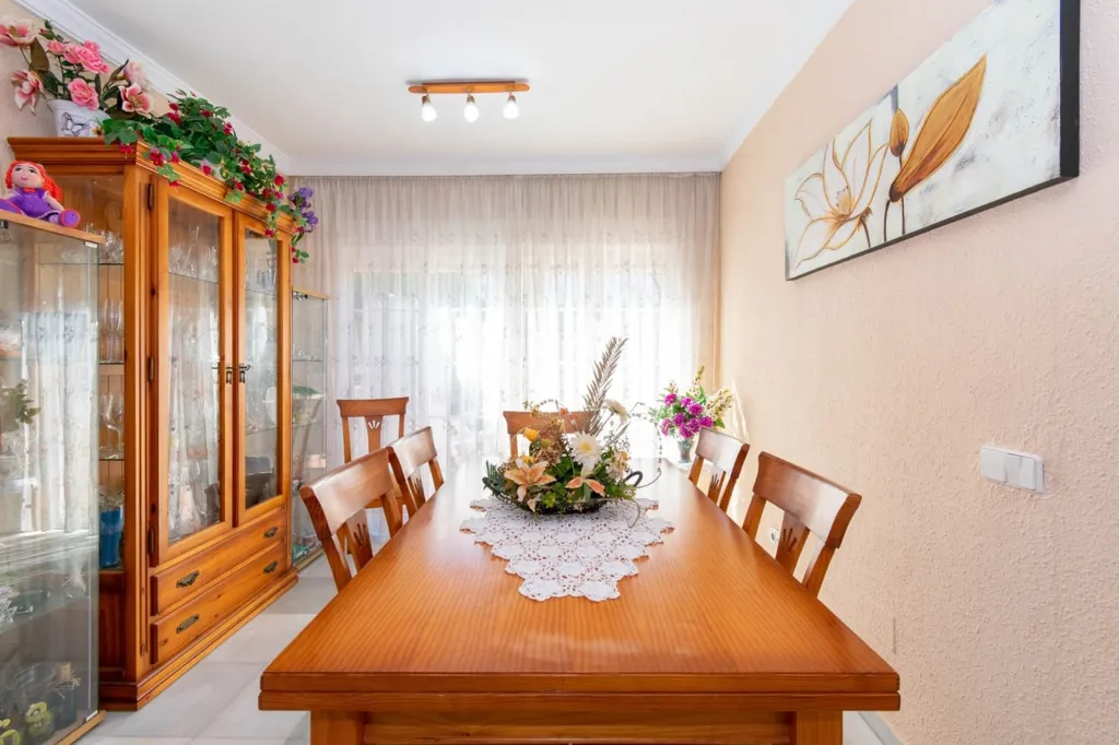 Sala da pranzo - Townhouse with Garden in Estepona
