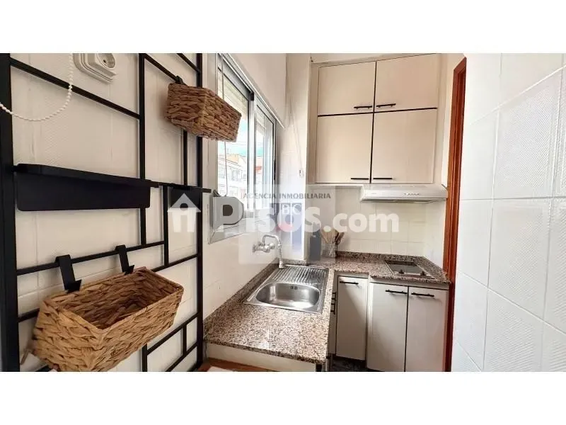 Cuisine - Studio with Balcony in Ensanche Area