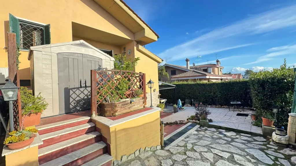 Terrasse - Rustic Villa with Terraces in Guidonia Montecelio
