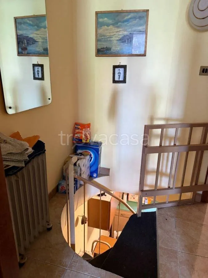 Pièces - Charming Cottage with Balcony in Reano