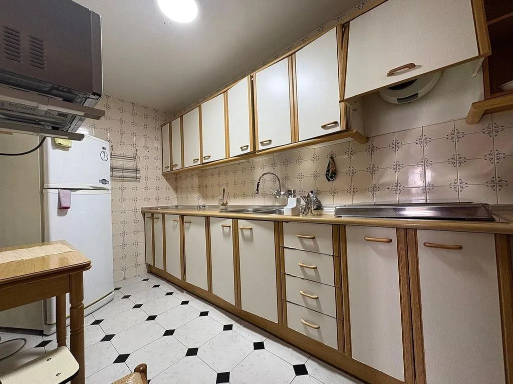 Cuisine - 3-Bed Apartment with Balcony in Benidorm