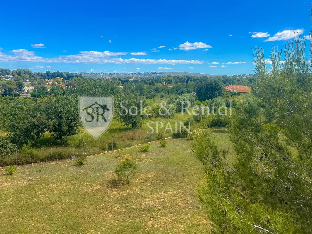 Giardino - Chalet with Pool and Terrace in Montserrat