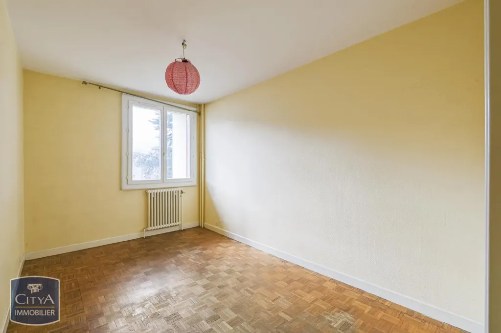Toad - Bright 3-Bedroom Apartment with Balcony in Grenoble
