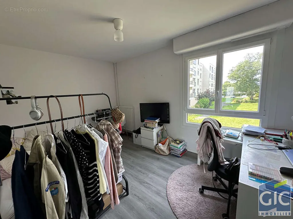 Camere da letto - 5-Bedroom Apartment with Balcony in Caen