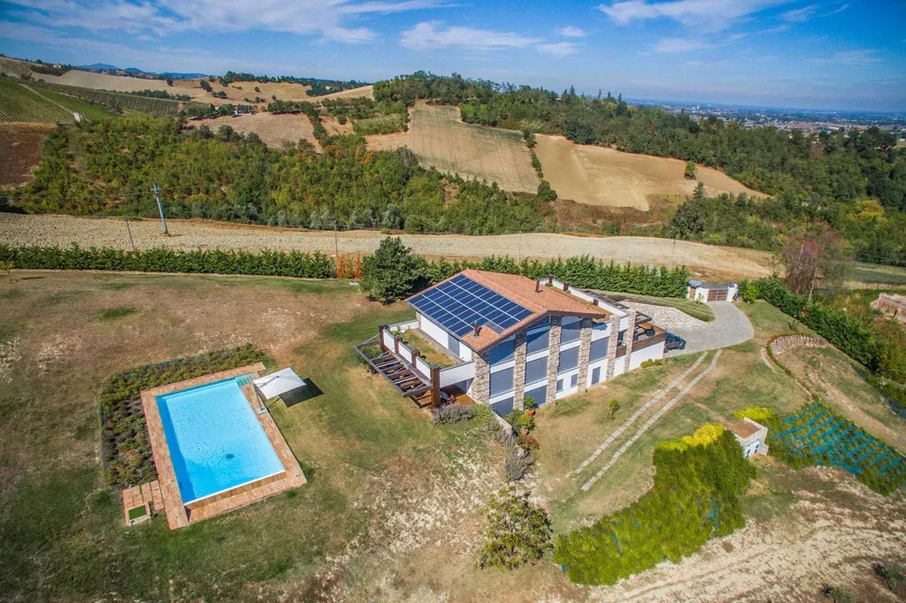 Vue aérienne - Modern Villa with Pool and Spa near Parma