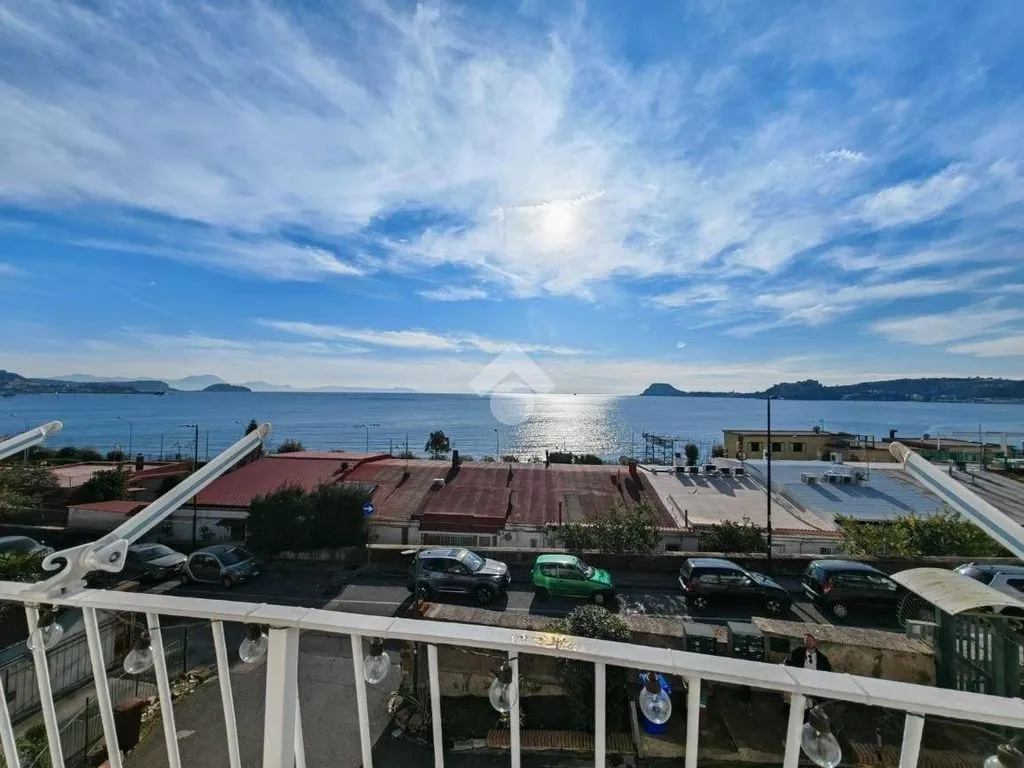 Rõdu - Luxury Apartment with Panoramic View in Lucrino