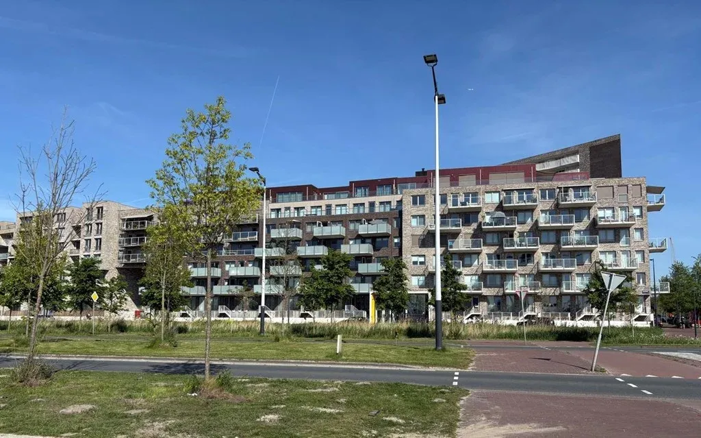 Välivaade - Modern Apartment with Balcony in Amsterdam