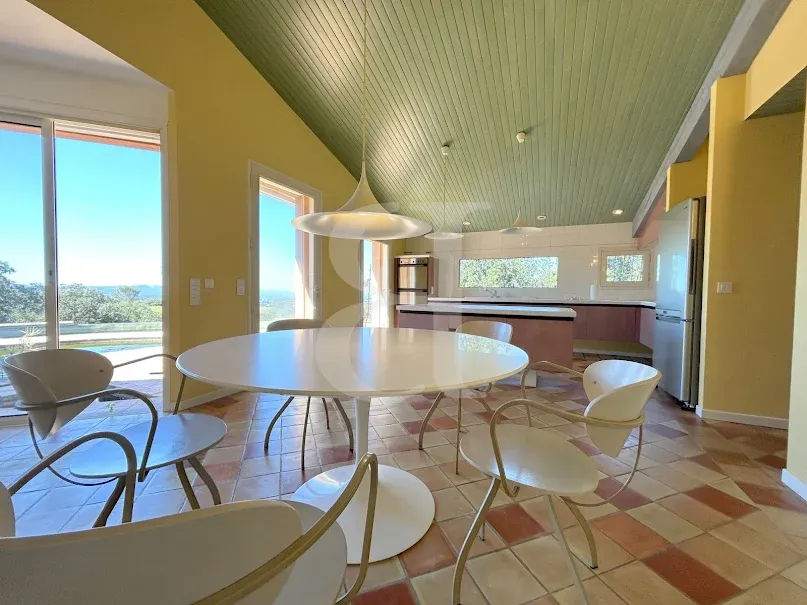 Söögituba - Architectural Villa with Panoramic View near Cavaillon