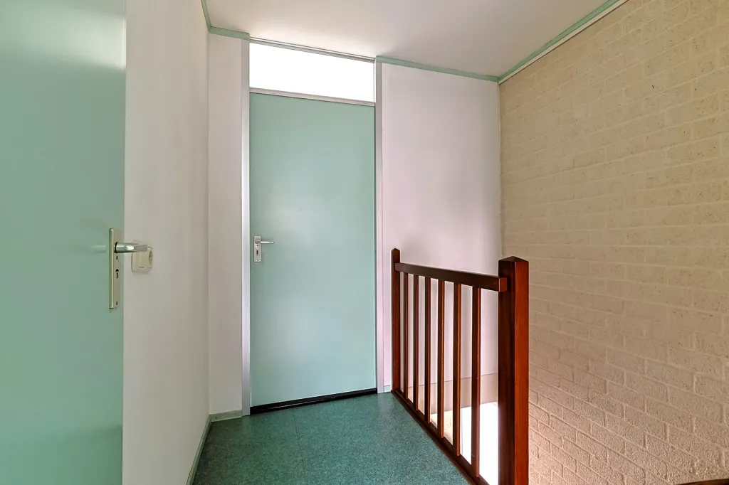 Esik - Playfully Designed Corner Home with Patio in Leiderdorp