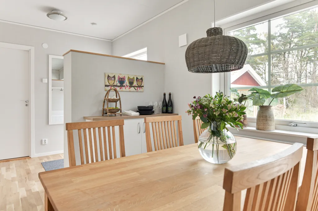 Söögituba - Newly Built Villa with Garden in Väskinde
