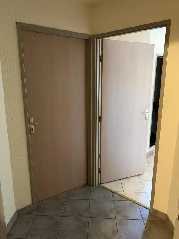 Esik - Convertible Studio Apartment in Albi