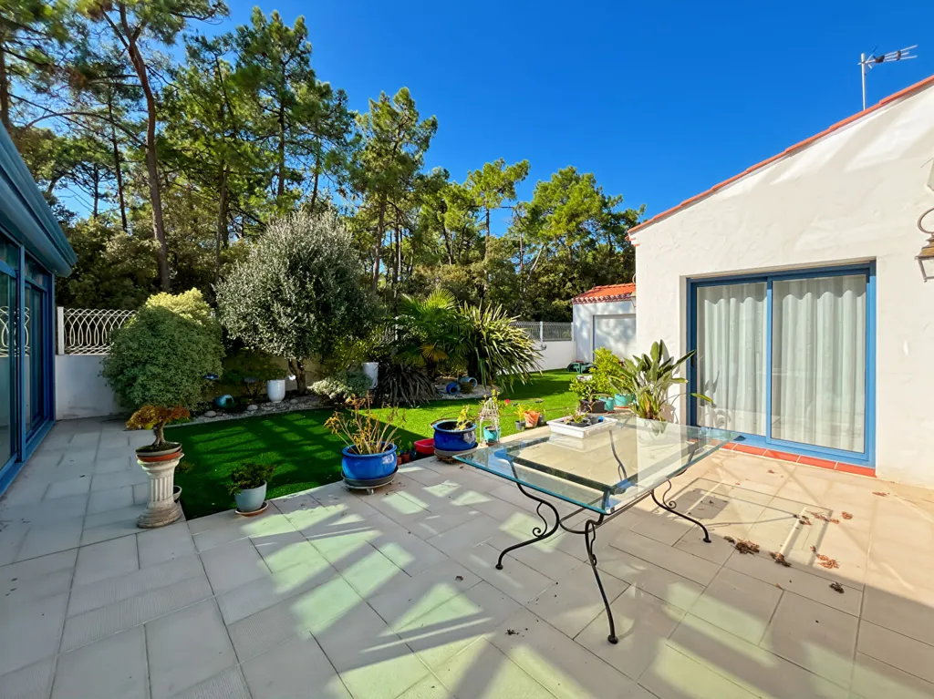 Terrasse - Maison d'Architecte avec Piscine à Fromentine