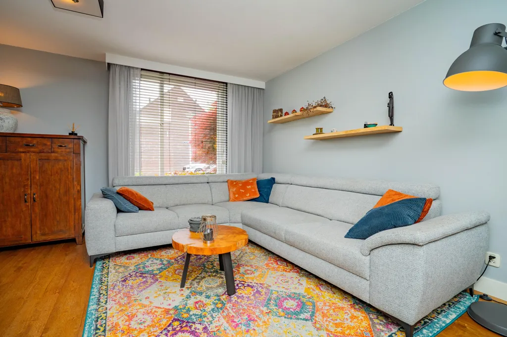 Elutuba - Linked Semi-detached House with Serre in Helmond