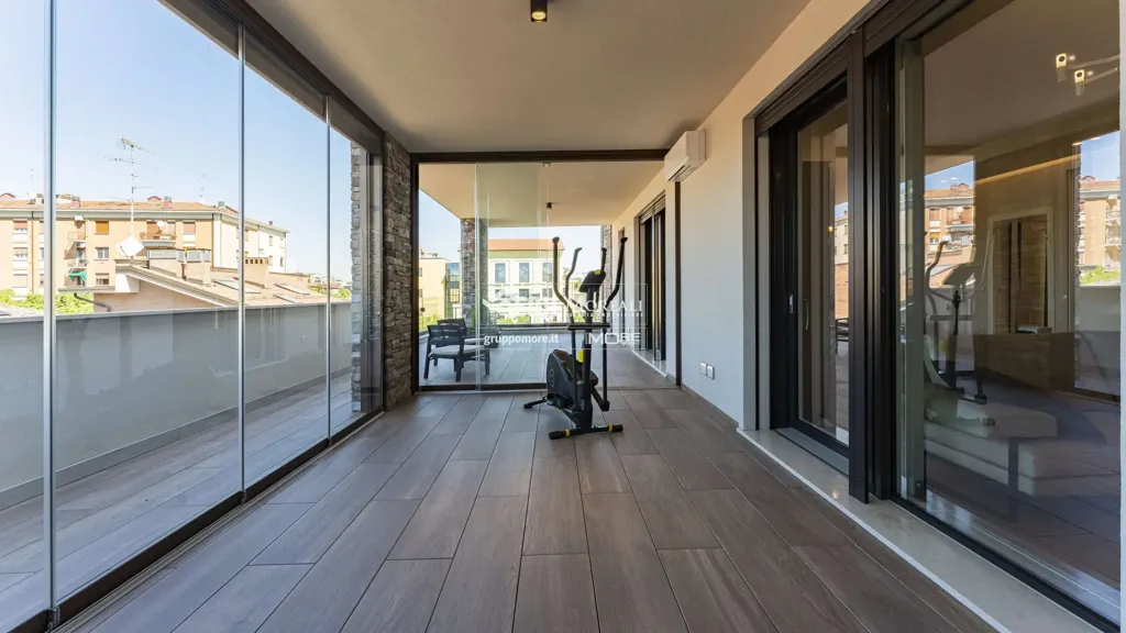Rõdu - Luxury Penthouse with Loggia in Modena