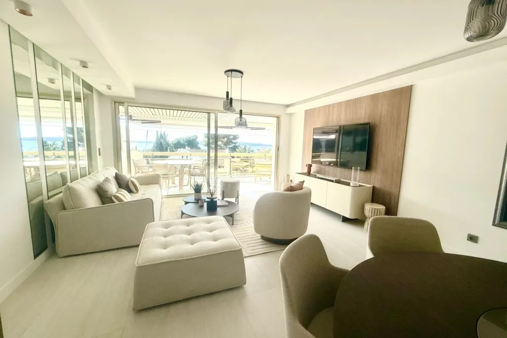 Soggiorno - Apartment with Sea View in Cannes