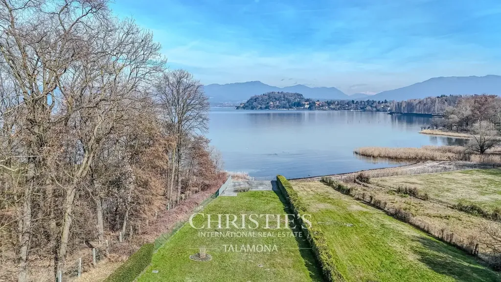 Garden - Lakefront Villa with Private Park in Ranco