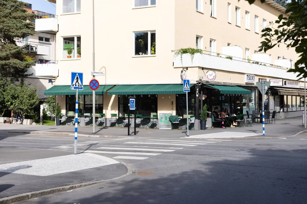 Modern Flat with Balcony on Paternostervägen