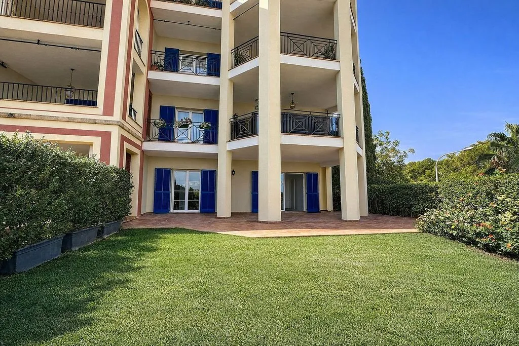 Jardin - Modernised Ground Floor Flat with Pool in Bendinat