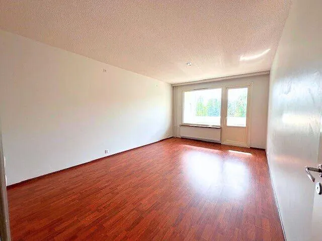 Pièces - Spacious Triplex with Balcony in Hervanta, Tampere