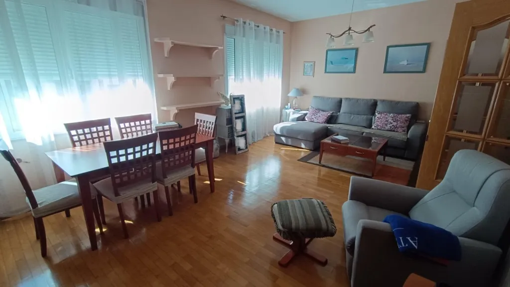 Dining Room - Reformated Flat with High Ceilings in Zamora
