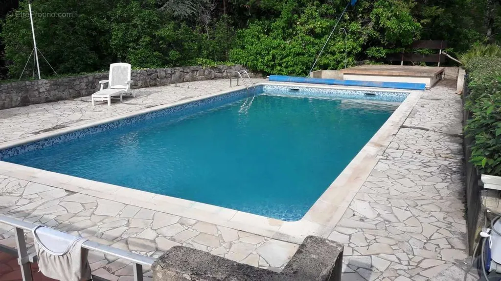 pool_area