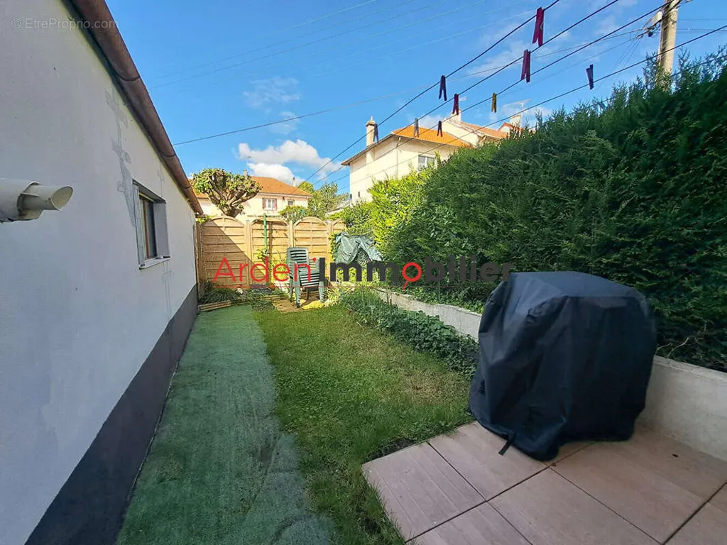 Jardin - Maison 3 Chambres avec Jardin à Rethel