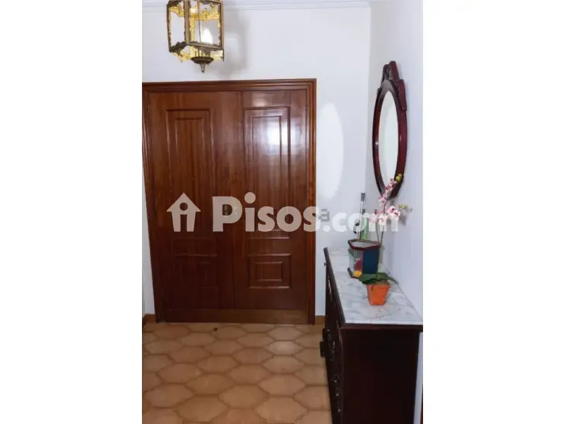 Esik - Flat with 2 Closets in Sta. Cecilia, Ferrol