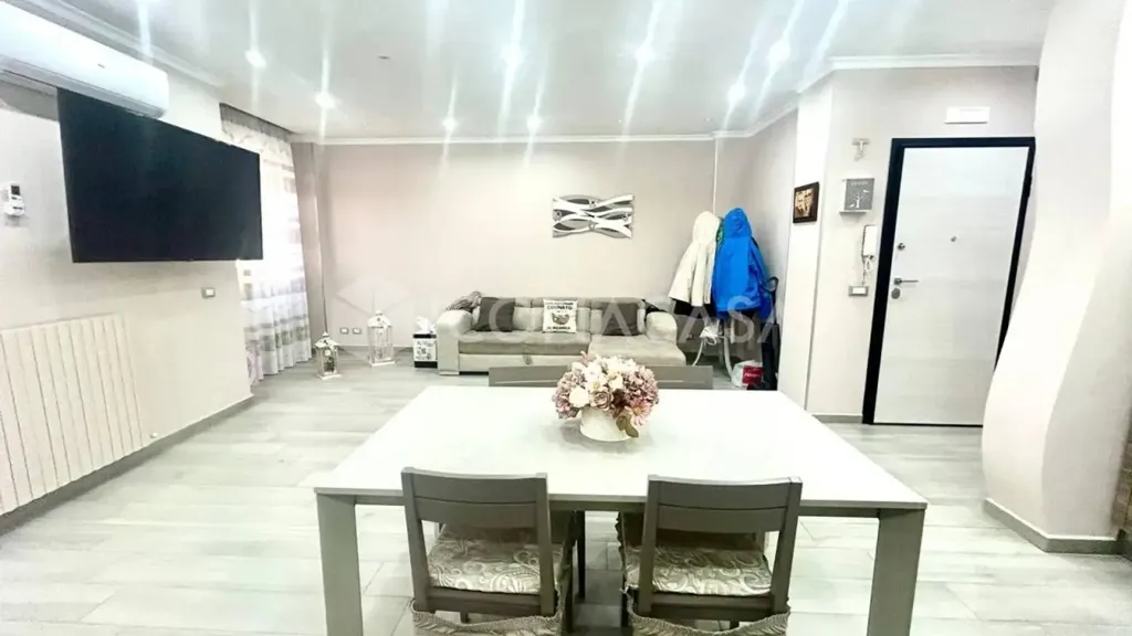 Söögituba - Rear-Facing Apartment with Box in San Severo
