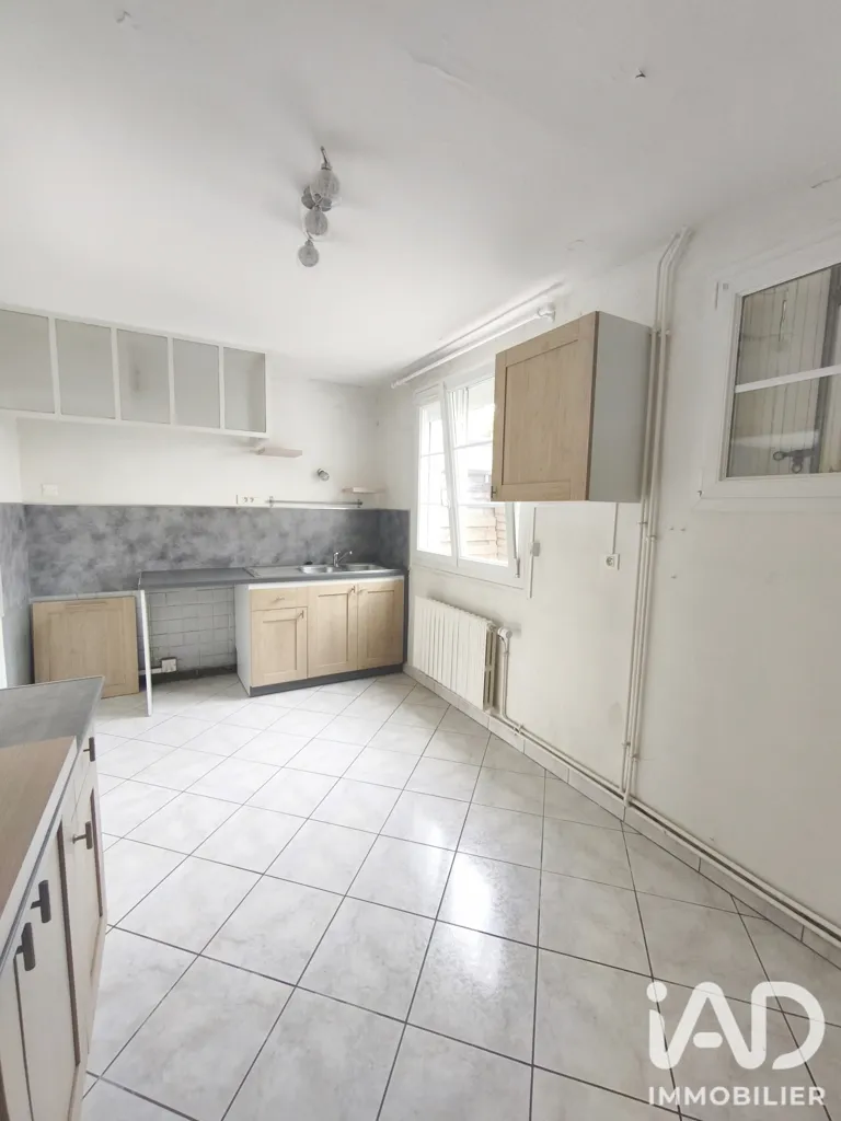 Cuisine - Maison de ville avec dépendance à Breteuil