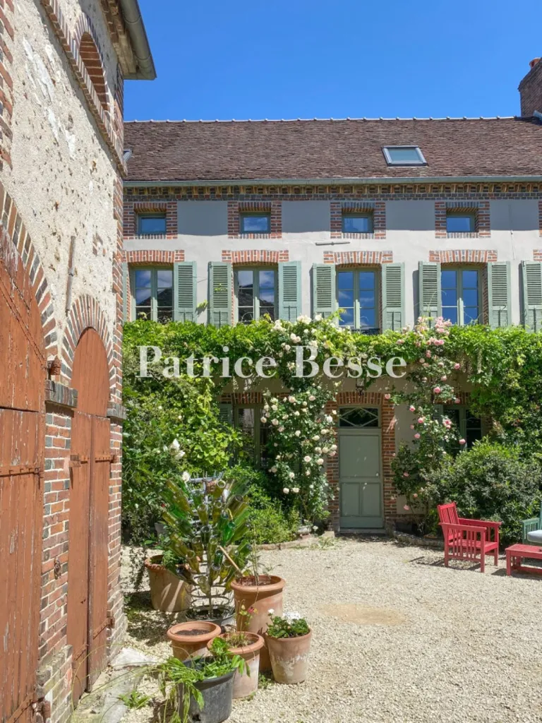 Jardin - Relais de Poste du 19e avec Jardin à l'Yonne
