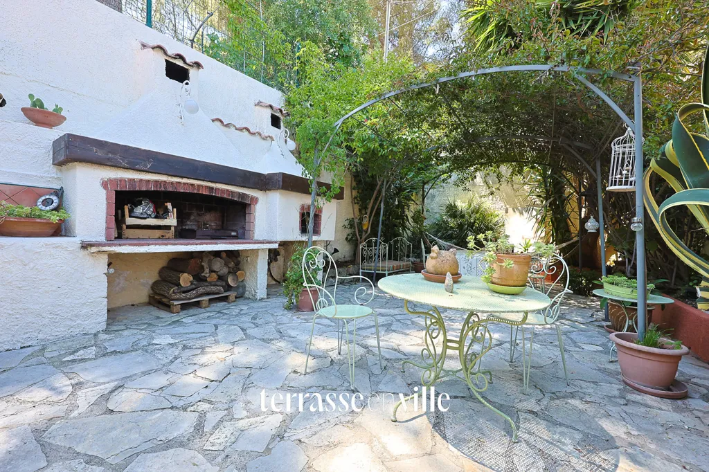 Terrass - House with Garden and Views in La Millière
