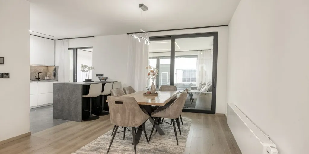 Dining Room - Mixed-Use Property with Garden in Broechem