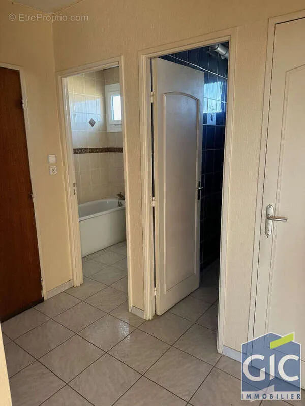 Vannitoad - Large 2-Bed Flat with Panoramic View in Herouville