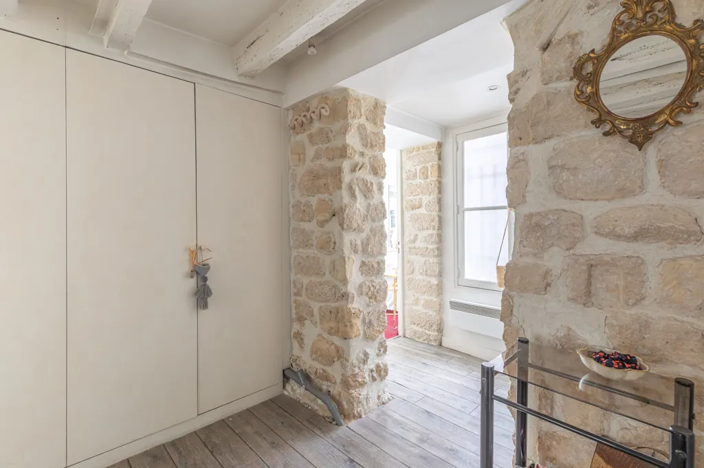 Esik - Apartment with Ascender in Paris 3e