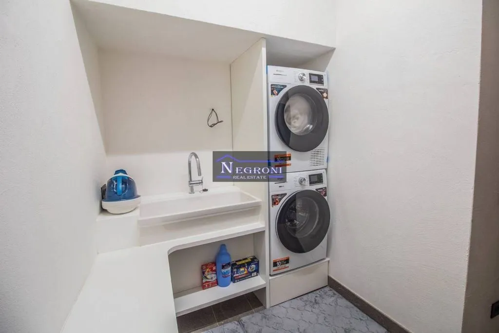Pesuköök - Luxury Apartment with Medieval View in Gromo