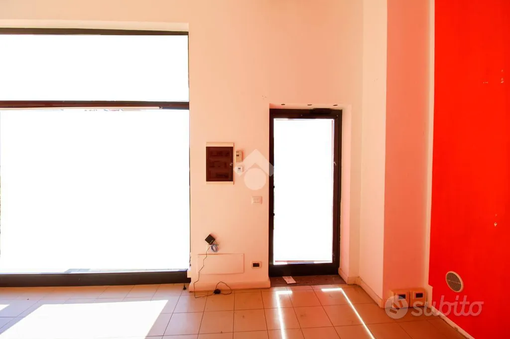 Pièces - Office with Large Open Space in Almenno San Bartolomeo