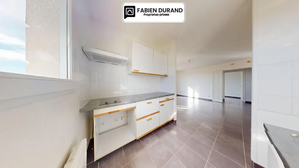 Köök - 2-Bedroom Flat with Terrace in Mandelieu Centre