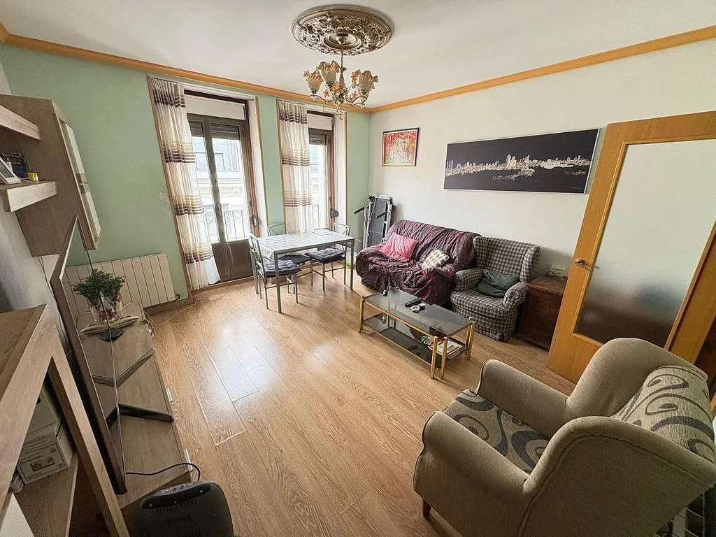 Séjour - Fourth Floor Flat with Balcony in Sol