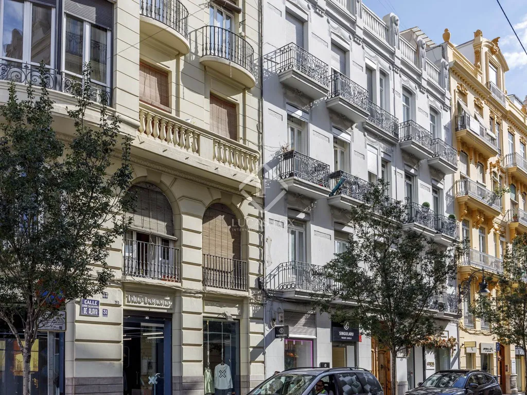 Exterior - Refurbished Apartment with Terrace in Valencia