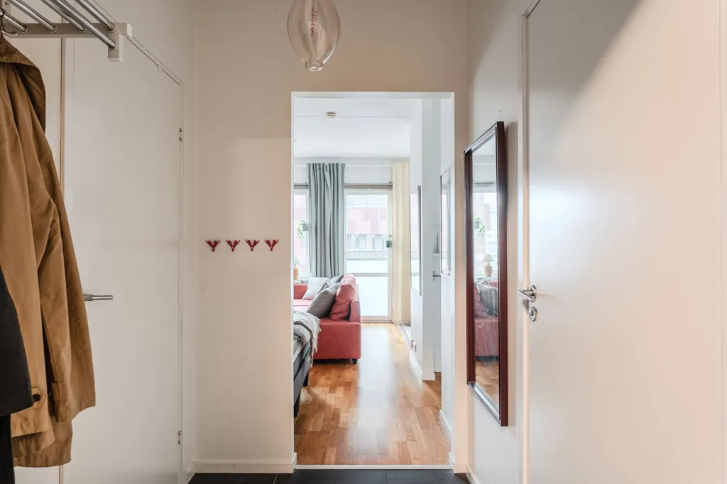 Entrée - Modern Flat with French Balcony in Central Uppsala