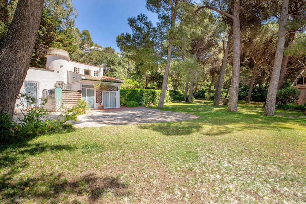 Giardino - Seafront Estate with Beach Access in Almadraba