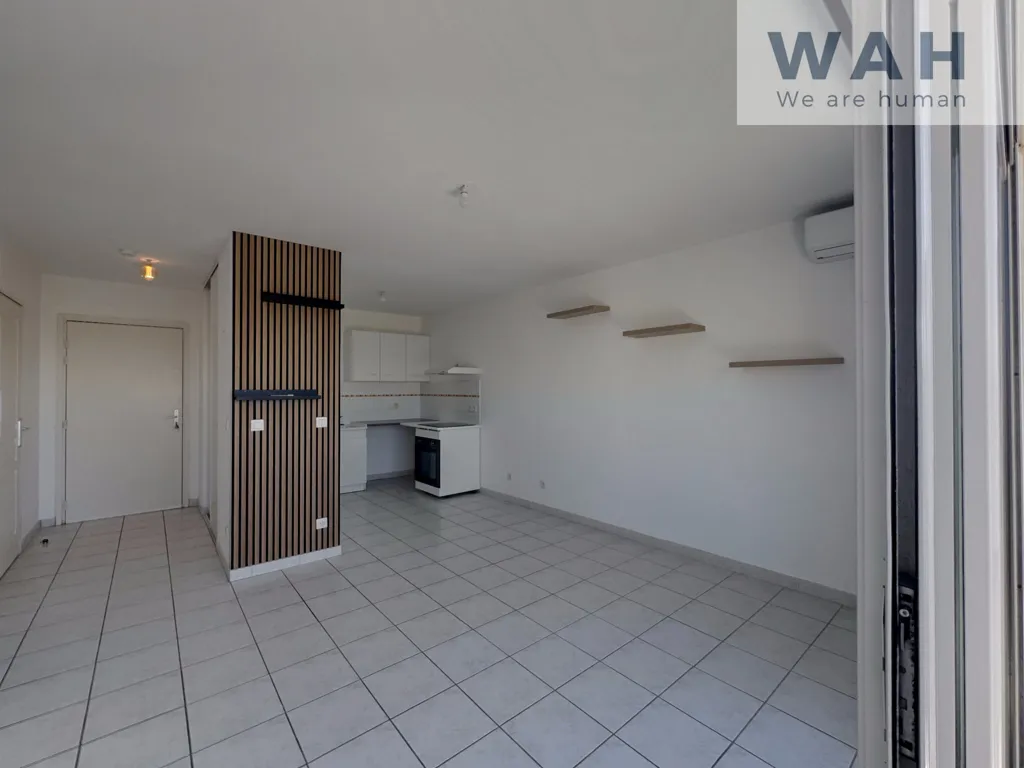 Elutuba - T2 Flat with Balcony in Secure Residence