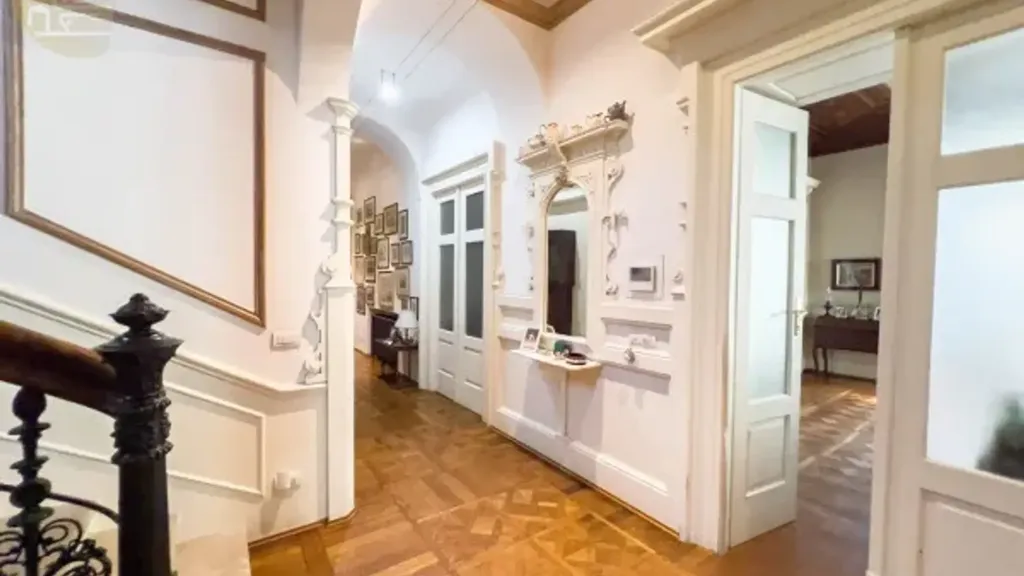 hallway_entrance
