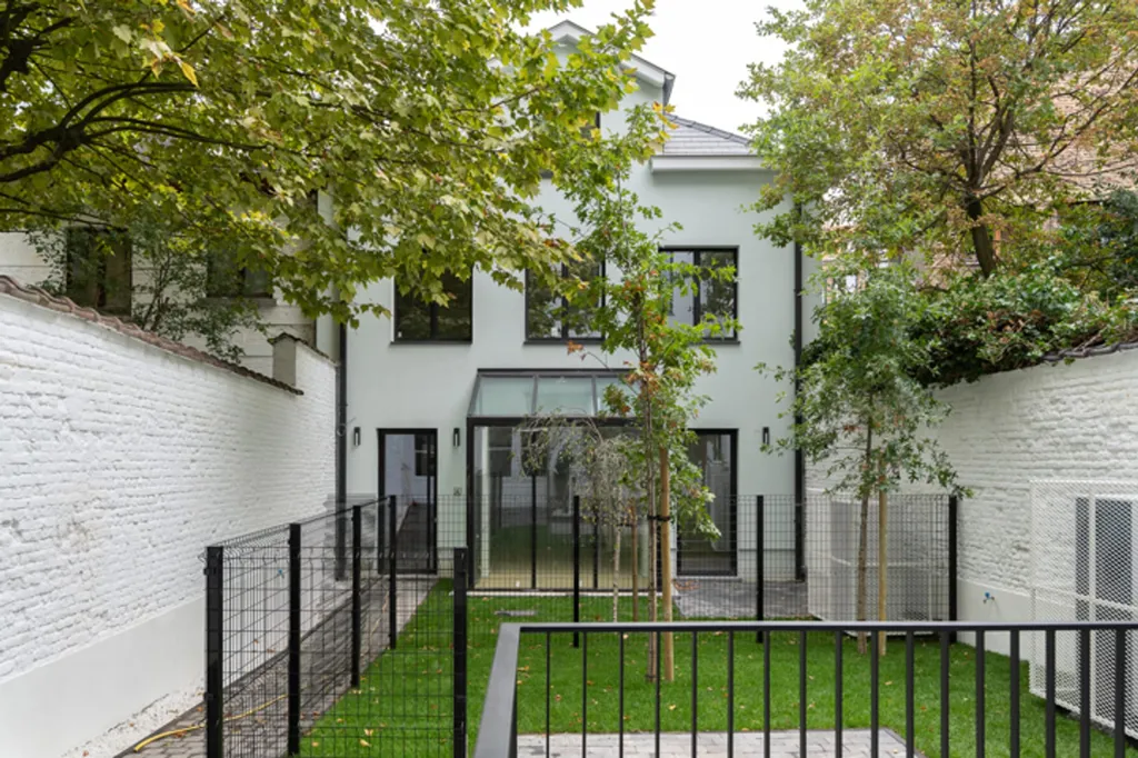 Jardin - Maison Beaux-Arts avec Jardin à Méridien 39