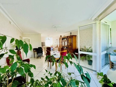 Elutuba - 4-Piece Apartment with West Terrace in Grenoble