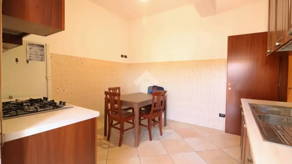 Cuisine - Triplex with Balcony Views in Genzano di Roma