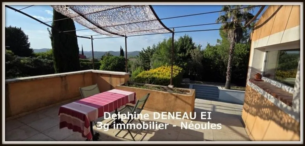 Terrasse - Villa Traditionnelle avec Piscine à Brignoles