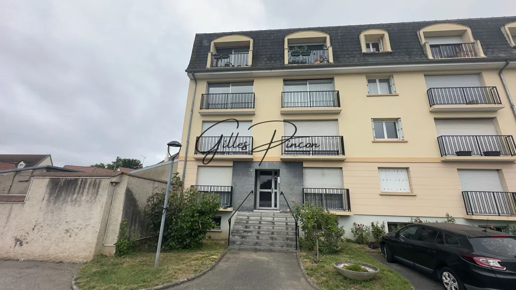 Välivaade - 3-Bedroom Apartment with Balcony in Limay