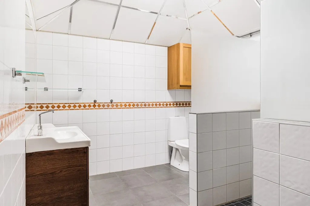 Vannitoad - Apartment with Balcony in Alunda