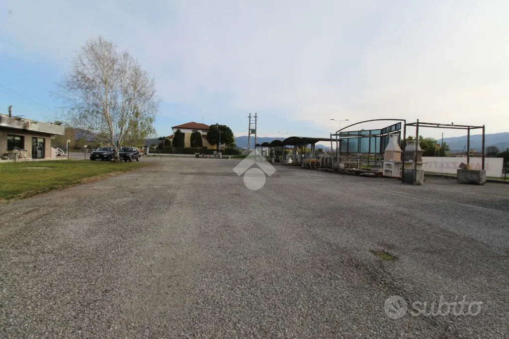 Esterno - Industrial Complex with Exhibition Space near Brescia